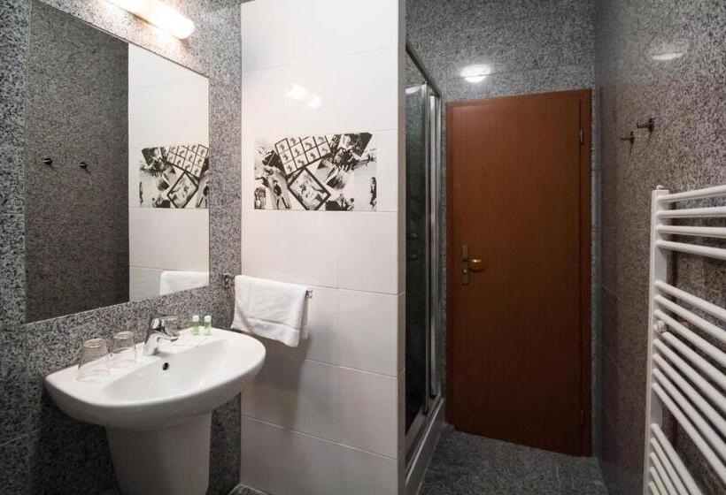 Standard Szoba, Film