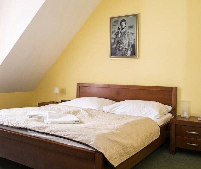 Standard Szoba, Film