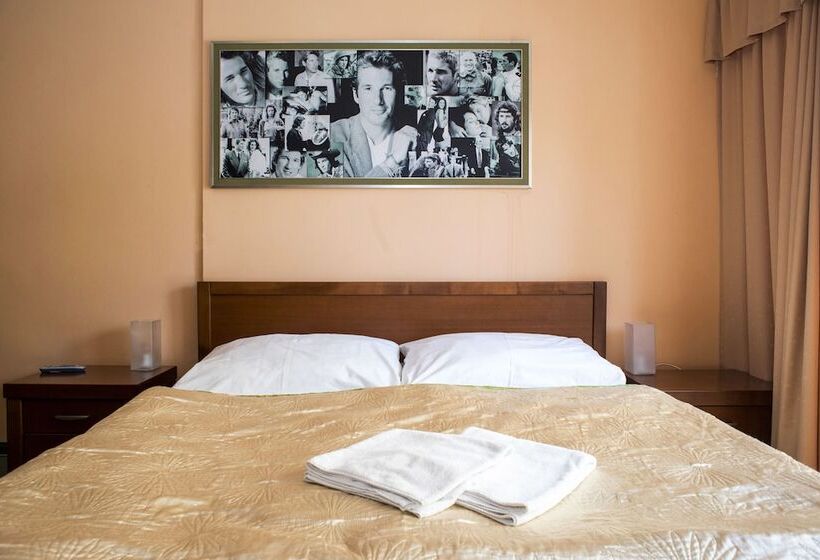 Standard Szoba, Film