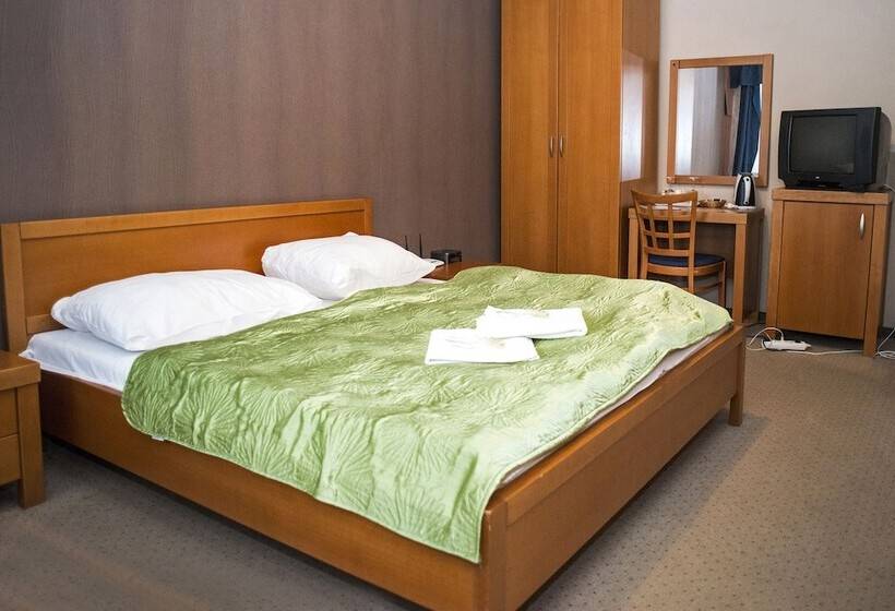 Standard Szoba, Film