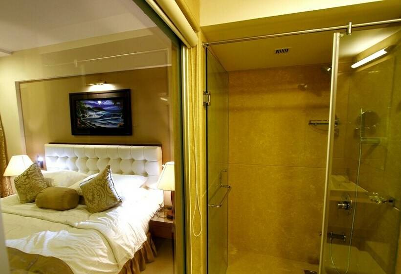 Deluxe Room, La Capitol