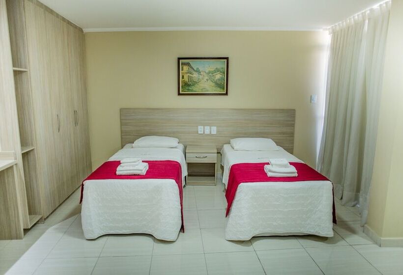 标准单人间, Reis Palace