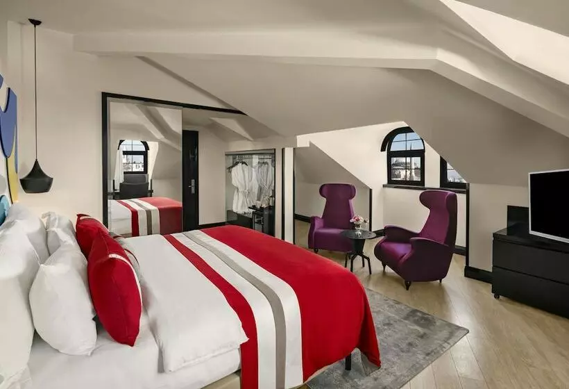 Penthouse Room, Sura Hagia Sophia