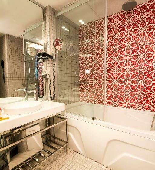 اتاق سوپریور, Sura Hagia Sophia