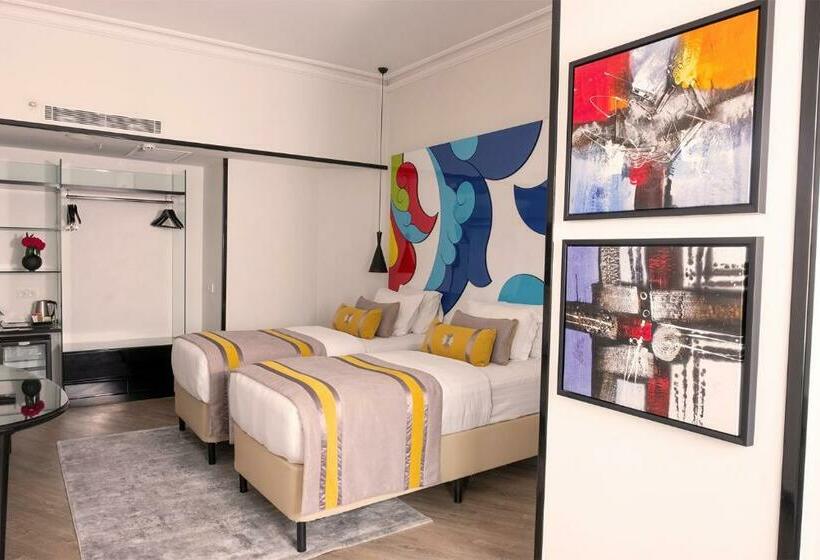 اتاق استاندارد, Sura Hagia Sophia