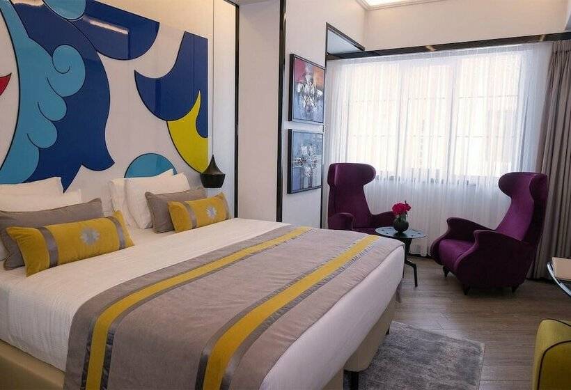 اتاق استاندارد, Sura Hagia Sophia