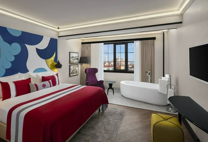 اتاق استاندارد, Sura Hagia Sophia