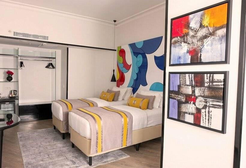 اتاق استاندارد, Sura Hagia Sophia