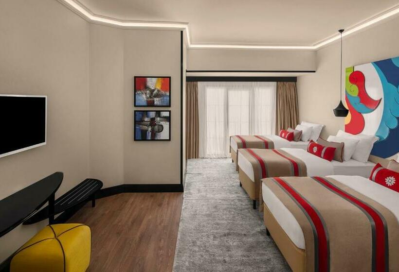 اتاق استاندارد سه نفره, Sura Hagia Sophia