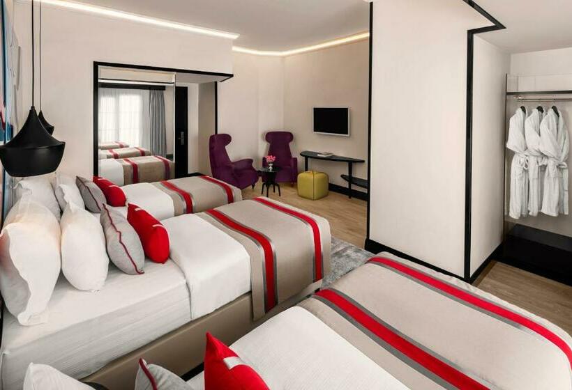 اتاق استاندارد سه نفره, Sura Hagia Sophia