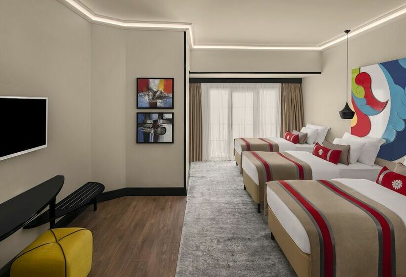 اتاق استاندارد سه نفره, Sura Hagia Sophia