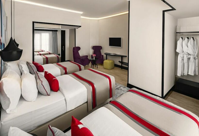 اتاق استاندارد سه نفره, Sura Hagia Sophia