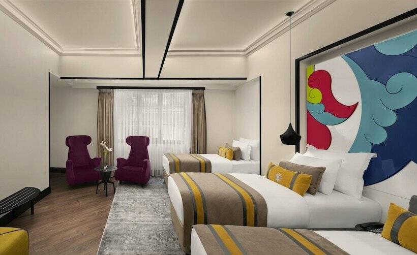 اتاق استاندارد سه نفره, Sura Hagia Sophia