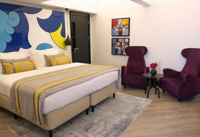 اتاق استاندارد تودرتو, Sura Hagia Sophia