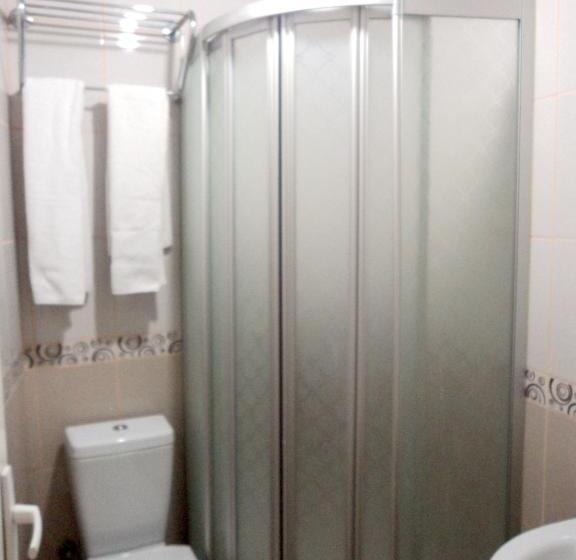 اتاق استاندارد سه نفره, Tac