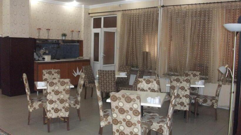 اتاق استاندارد سه نفره, Tac