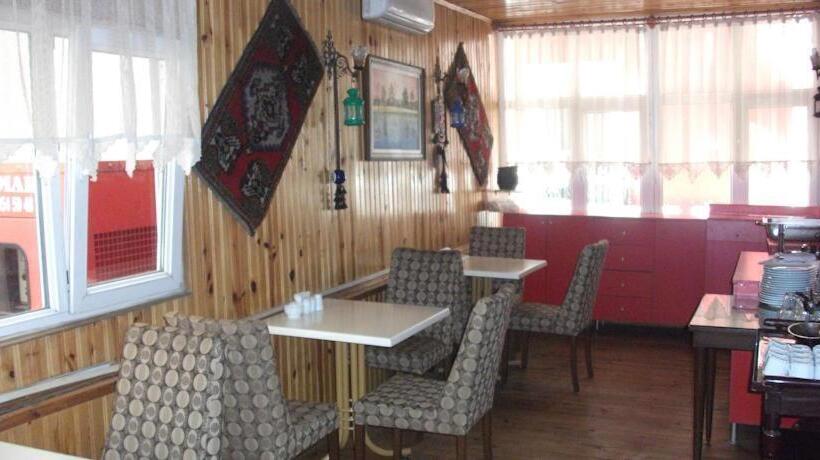 اتاق استاندارد سه نفره, Tac