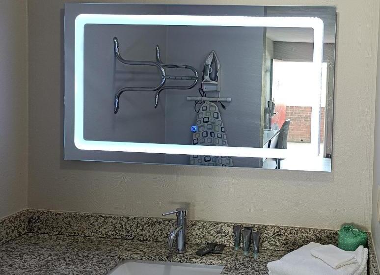 غرفه قياسيه سريرين مزدوجين, The Boston Inn