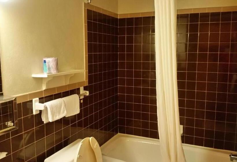 غرفة قياسية, The Boston Inn