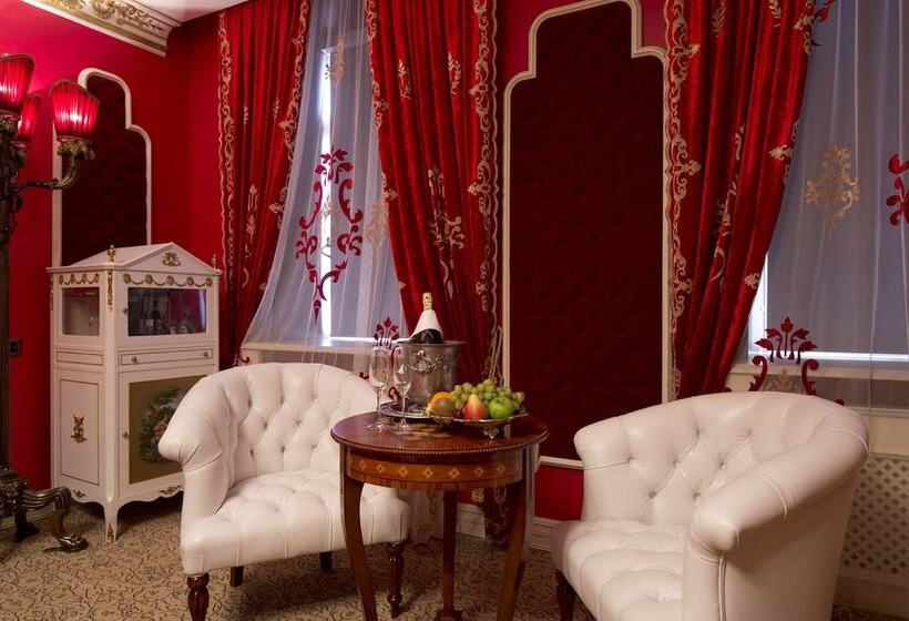 جناح جونيور, Trezzini Palace Boutique