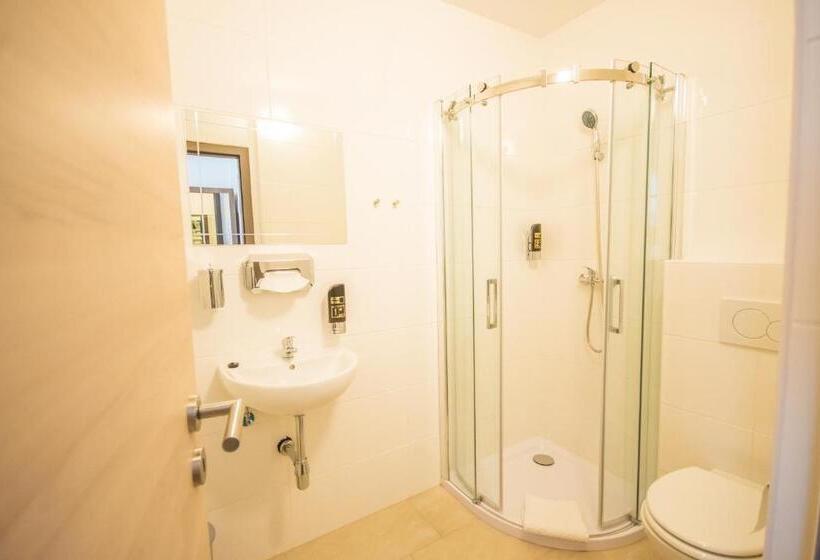 트리플 클래식 룸, Turmfalke 24h Self Check In