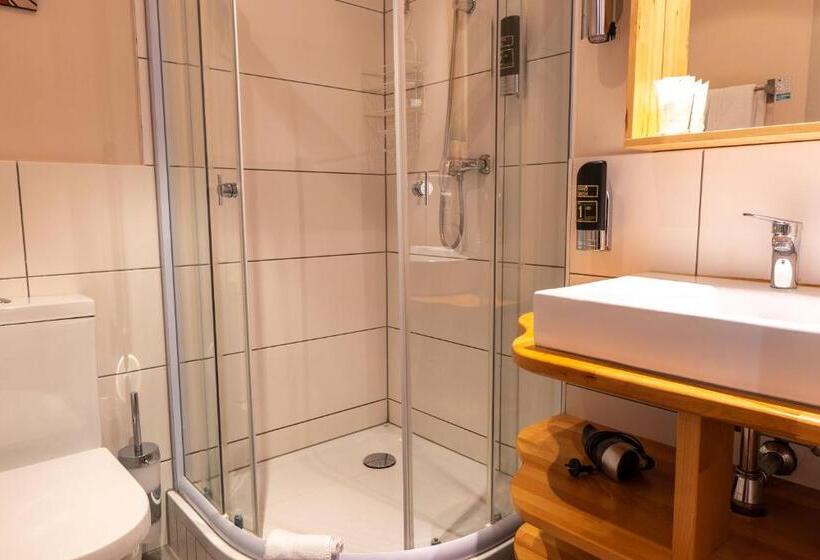 Номер Стандарт Индивидуальный, Warum Ins