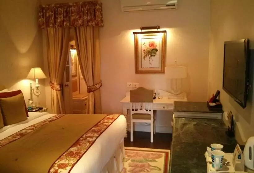 山の見えるスーペリアルーム, Welcomhotel By Itc Hotels, The Savoy, Mussoorie