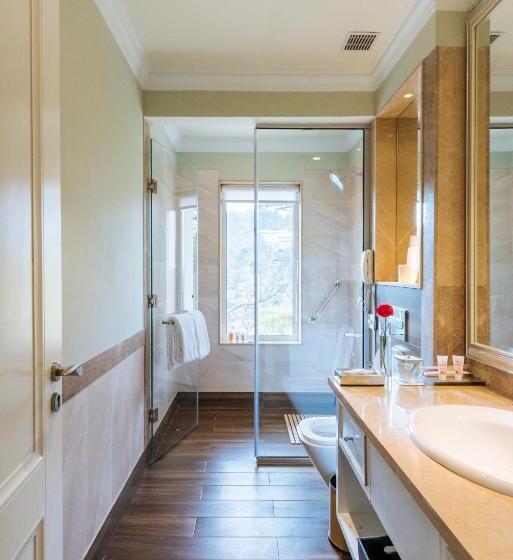 Premium room with view, Welcomhotel By Itc Hotels, The Savoy, Mussoorie