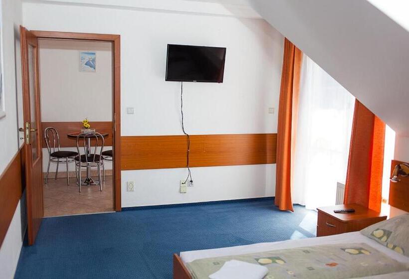 Номер Стандарт с Балконом, Penzión Centrum