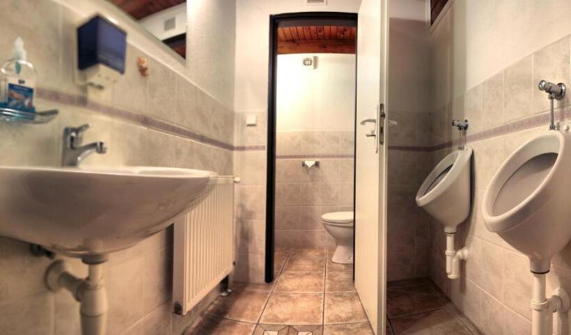 Háromágyas Standard Szoba Megosztott Fürdővel, Pension U Stehlíků