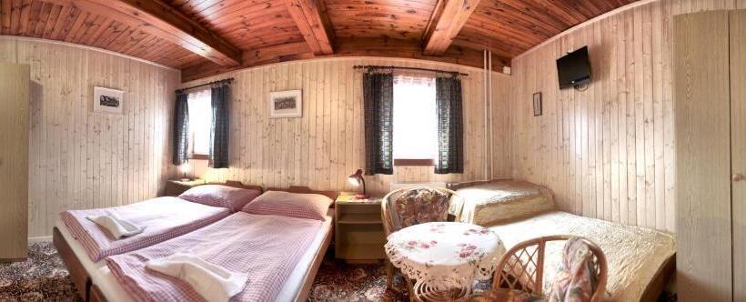 Háromágyas Standard Szoba Megosztott Fürdővel, Pension U Stehlíků