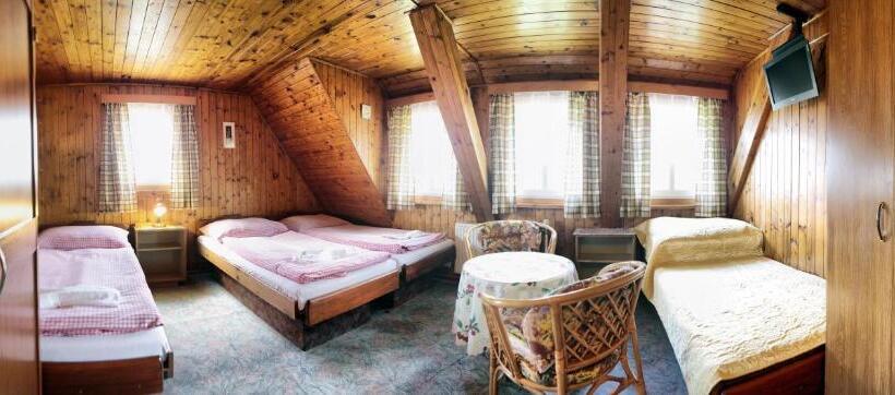 Háromágyas Standard Szoba Megosztott Fürdővel, Pension U Stehlíků