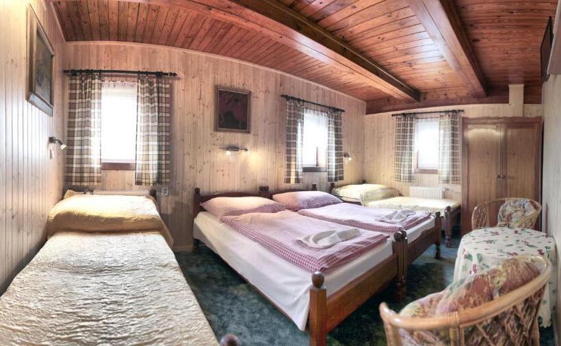 Háromágyas Standard Szoba Megosztott Fürdővel, Pension U Stehlíků