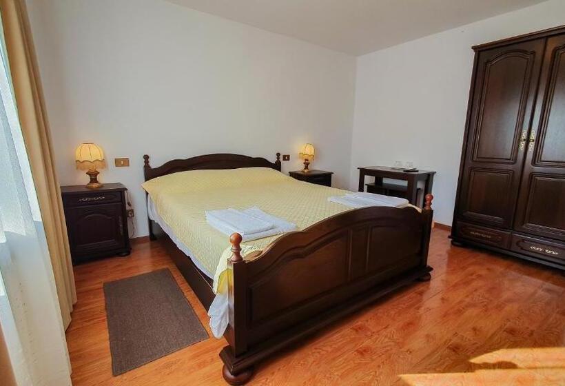 Люкс 2 Спальни, Pensiunea Annalisa