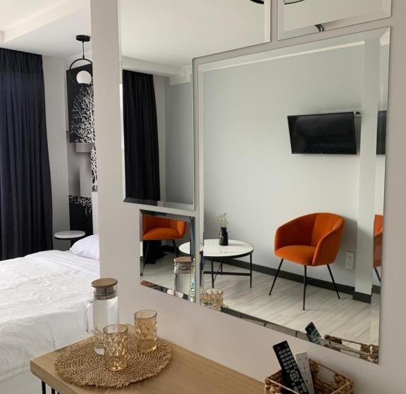 سوییت, готель ресторан два леви