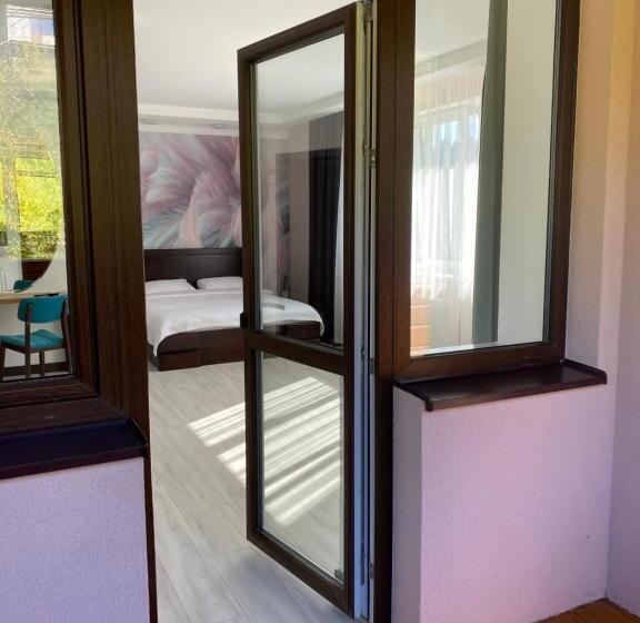 اتاق خانوادگی, готель ресторан два леви