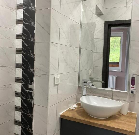 Suite with Terrace, готель ресторан два леви