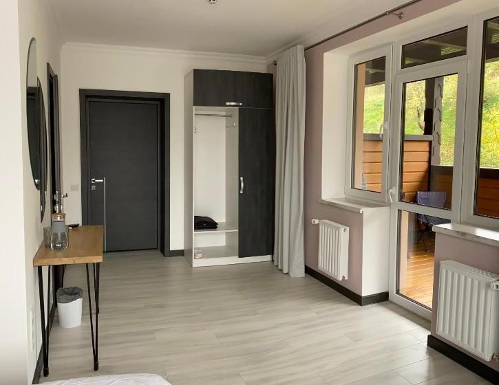 Suite with Terrace, готель ресторан два леви