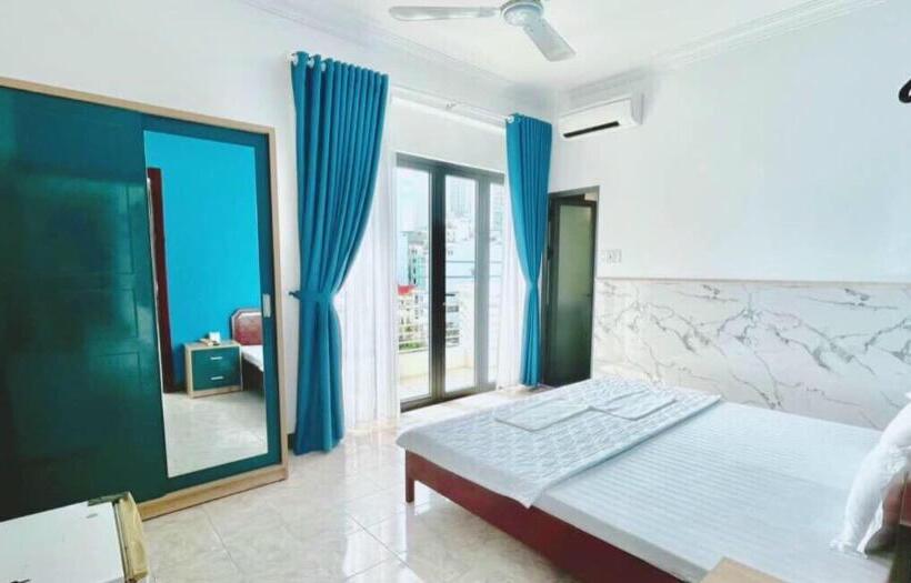 اتاق استاندارد یک تخته با بالکن, Khách Sạn Thái Bình