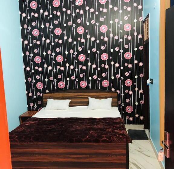 Трехместный Номер Классика, Oyo 83715 Crystal