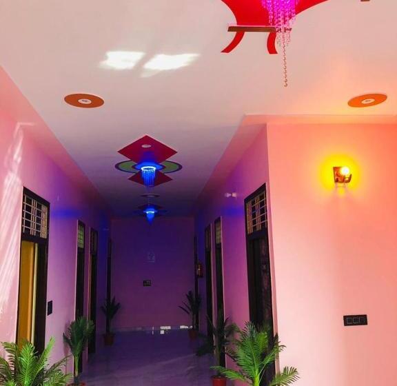 Трехместный Номер Классика, Oyo 83715 Crystal