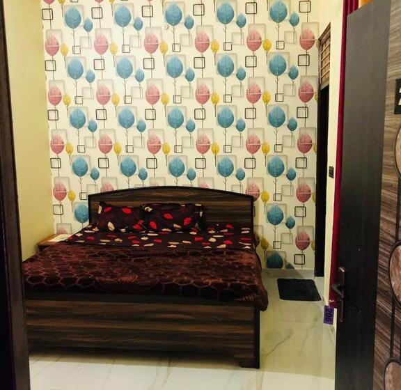 Трехместный Номер Классика, Oyo 83715 Crystal