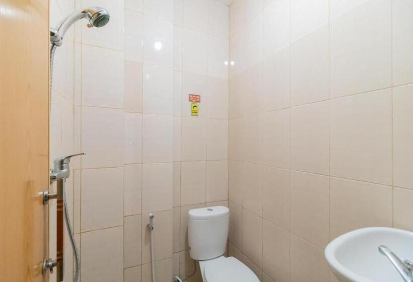 스탠다드 룸, Reddoorz Near Palembang Trade Center 4