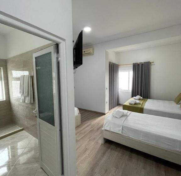 Chambre Quadruple Standard Vue Jardin, Relax Mea