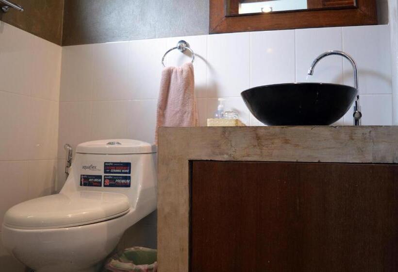 Номер Deluxe с Балконом, De Nawarat Chiangmai Boutique Apartment