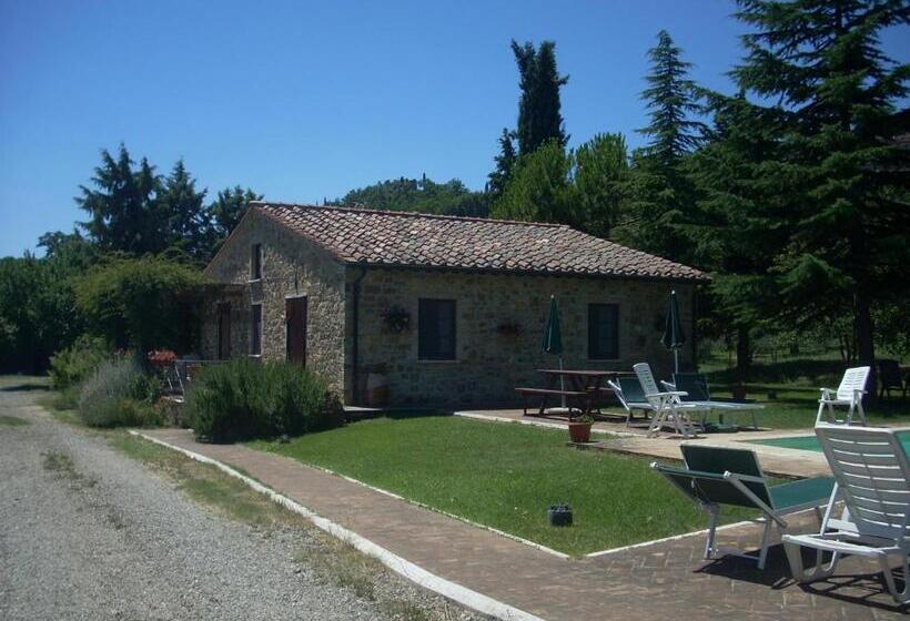 غرفة قياسية مطلّة علي حمام السباحة, Agriturismo Il Pratone