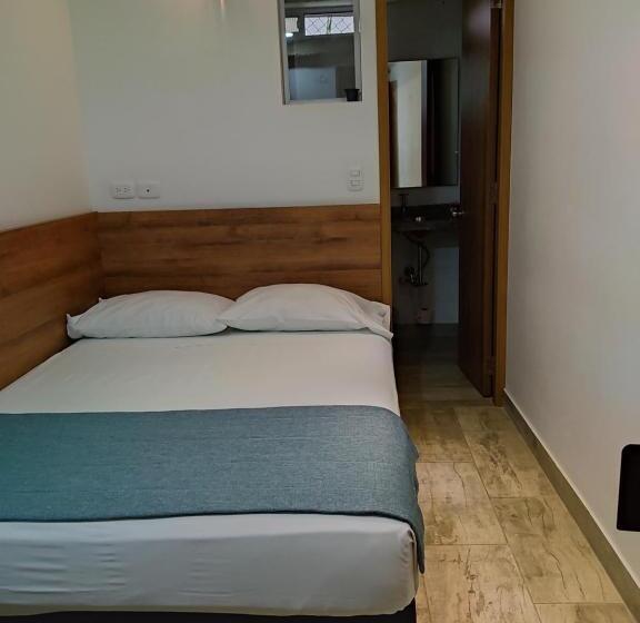 اتاق اکونومی, Carriqui Underground