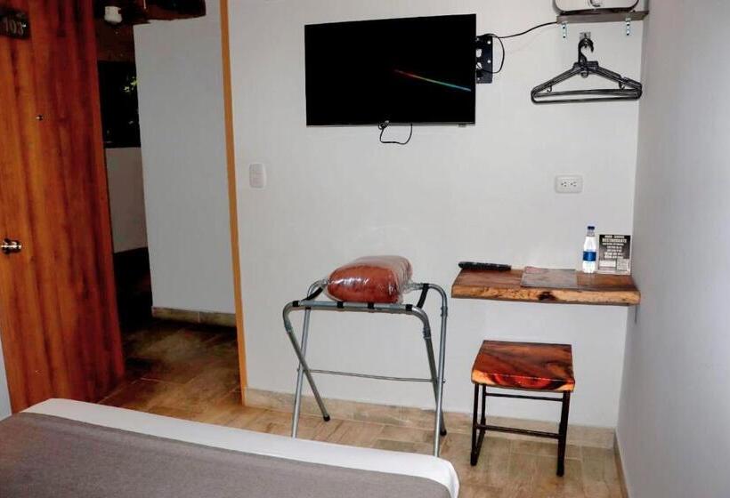 اتاق استاندارد, Carriqui Underground