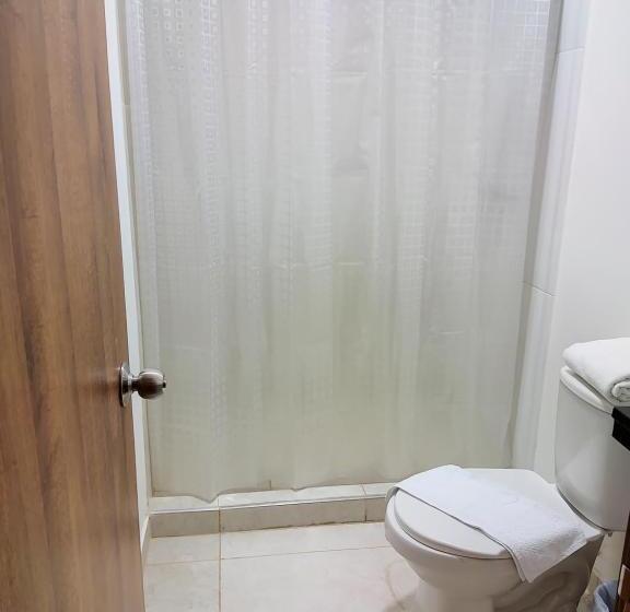 اتاق لوکس با تخت بزرگ, Carriqui Underground