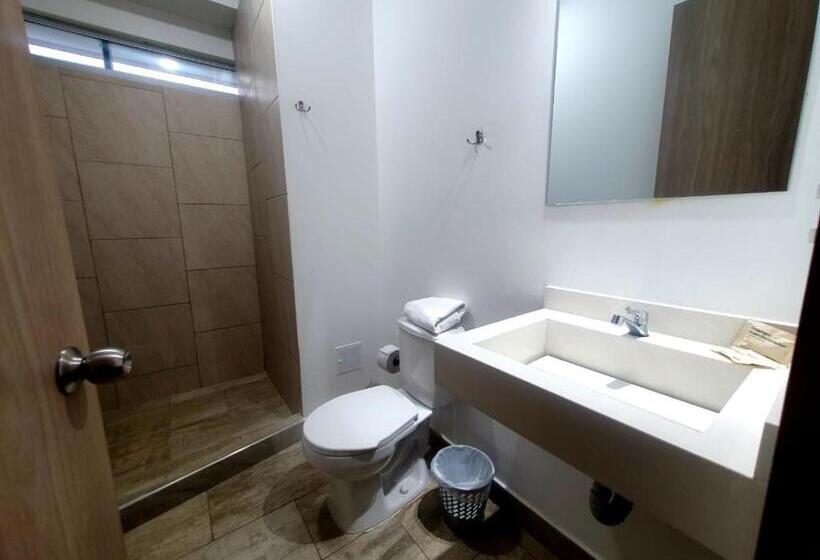 اتاق لوکس با تخت بزرگ, Carriqui Underground